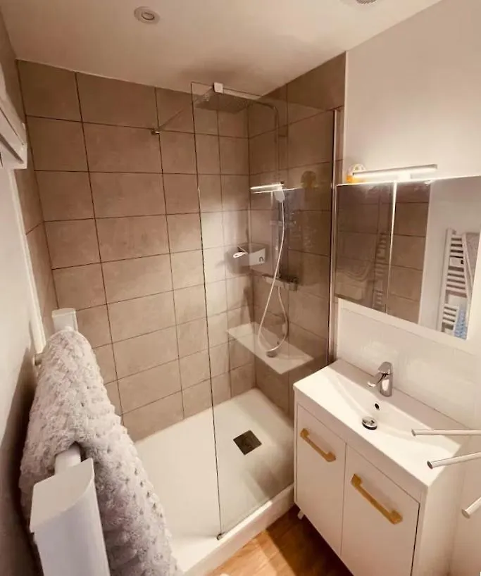 Appartement Cosy - Saint Louis Paris 10 0*,